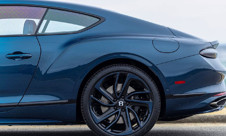 بنتلي تكشف عن طلاء OMBRE الفاخر من تصميم MULLINER